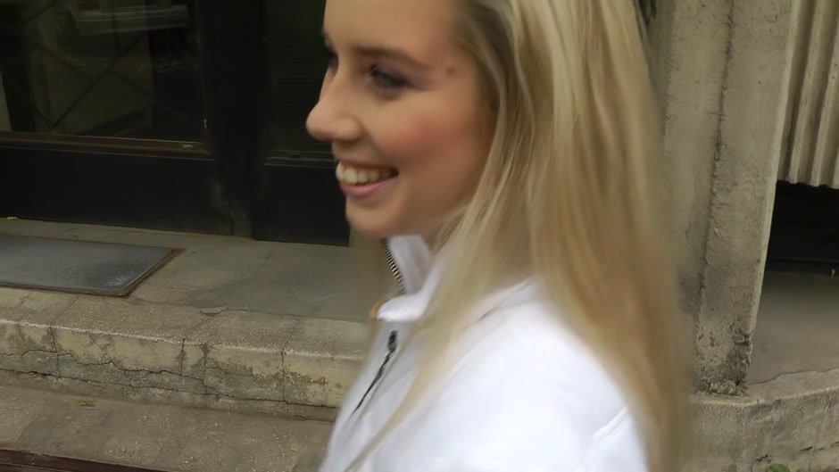 Blonde cutie gets her pussy slammed in public