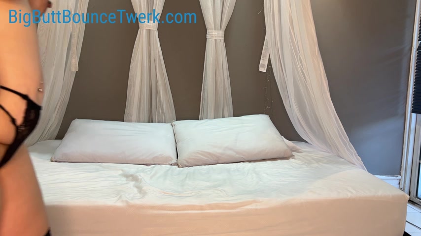 Carmen Thong Jiggle Tease - BigButtBounceTwerk