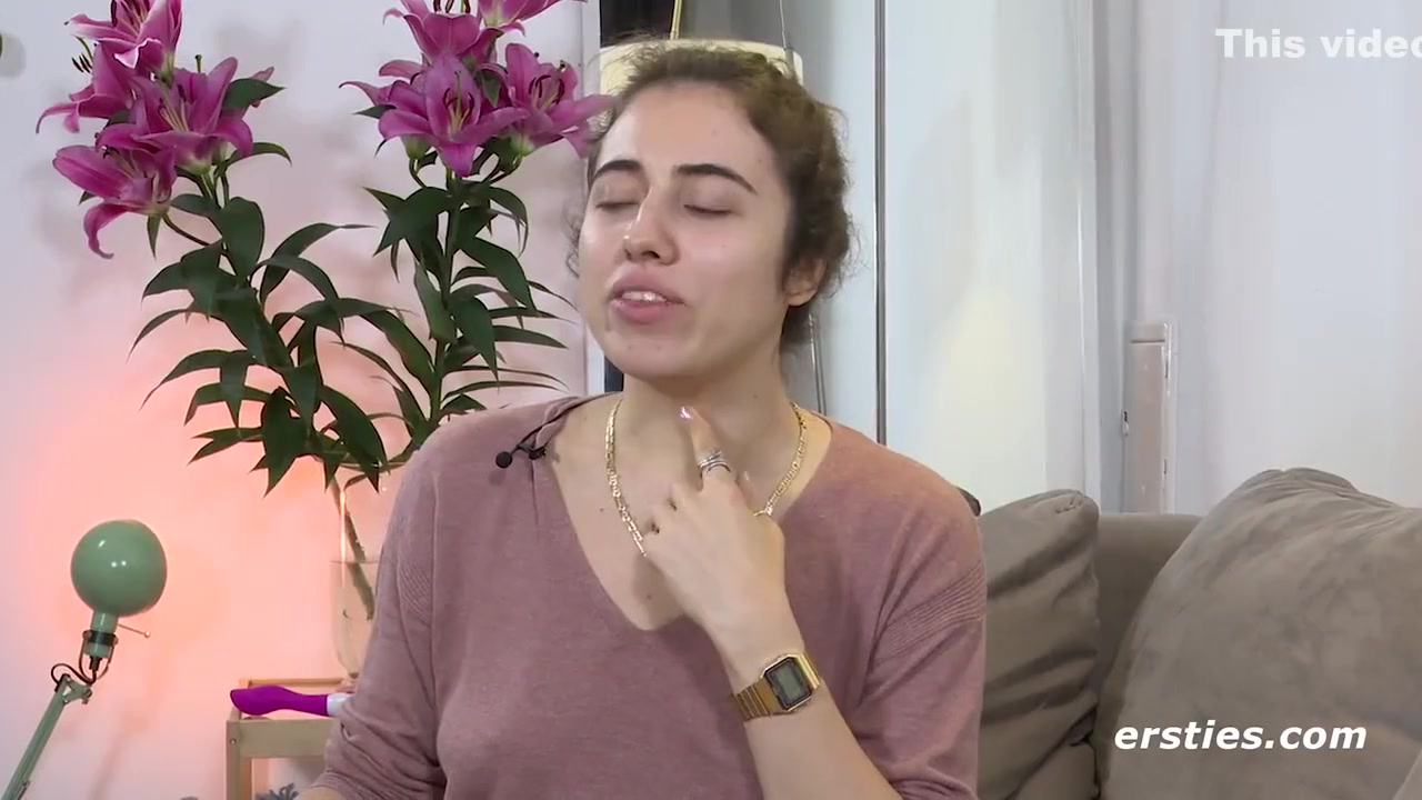 Kara Makes Herself Really Horny In Doggy Style