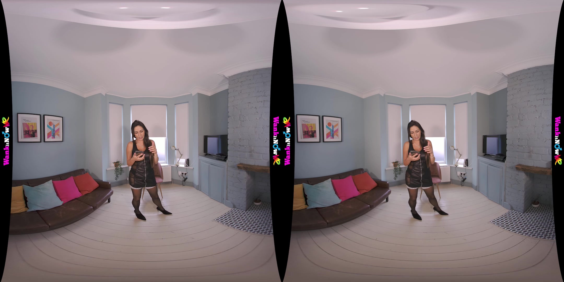 Housemate Strip featuring Roxxy Lea - WankitNowVR