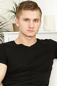 Chriss Tom