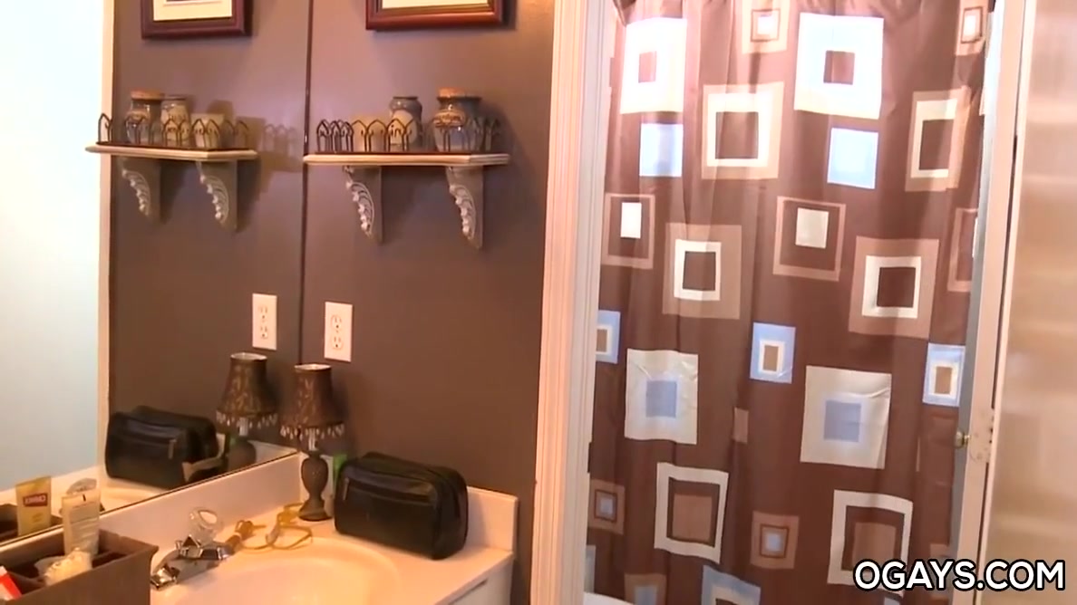 Man-sized Cocked Gay Drilling In The Shower