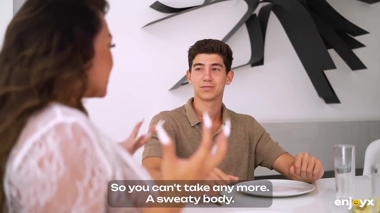 This Horny Colombian Stepmom Bounces Her Juicy Cunt On Young Cock Like A Nasty Bitch In Heat, Fucking It Raw Right On The Table With Brady Bud And La Paisita Oficial