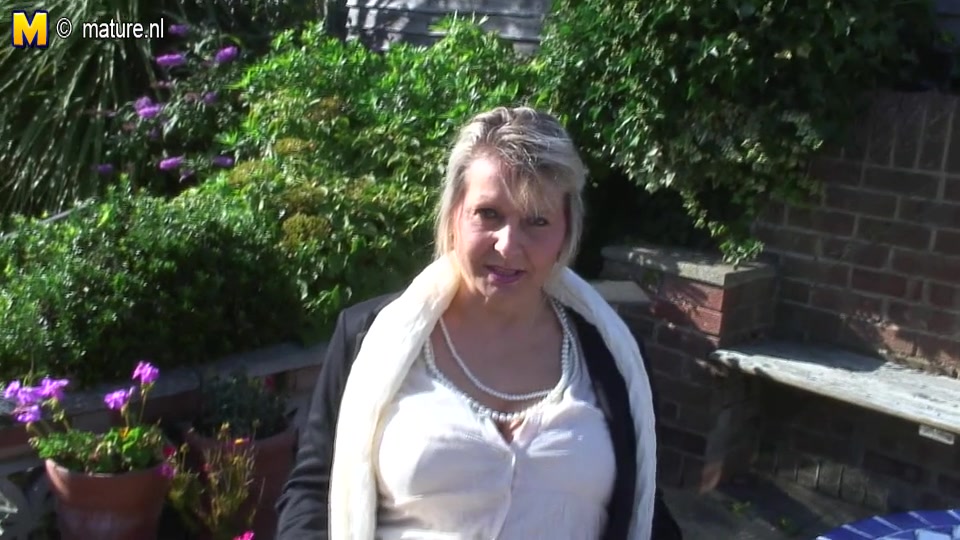 Big Breasted Mature Slut Playing In The Garden - MatureNL