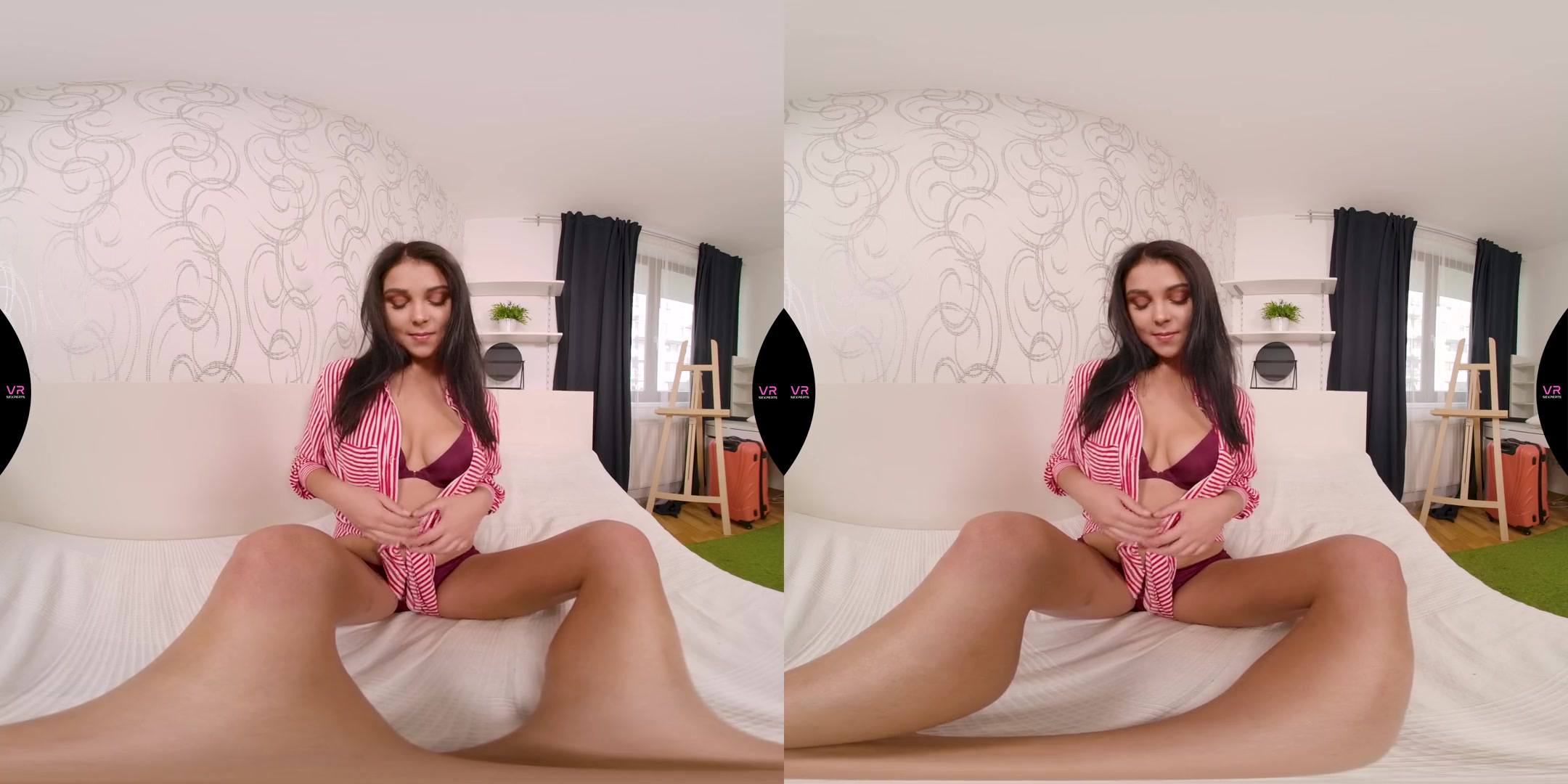 Hot Young Brunette Teina Masturbates On The Bed