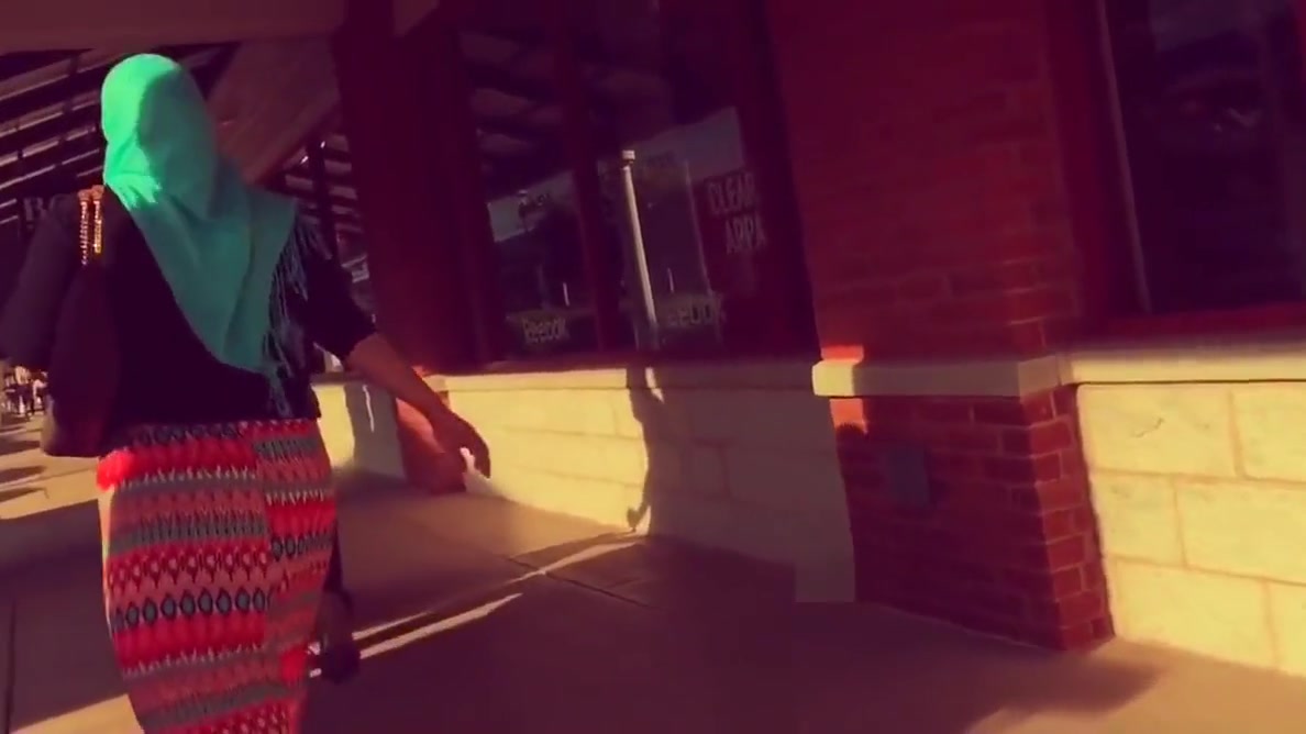 hijab wife big ass walking in street