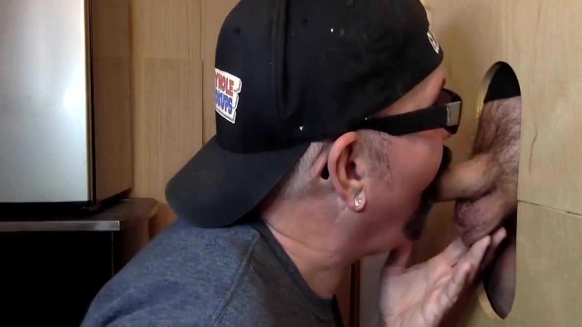 Facial Loving Gloryhole Dilf Sucks Rod In Private Home Video