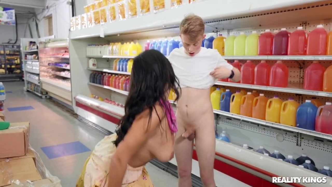 Supermarket Slut Video With Jimmy Michaels, Kitten Latenight - RealityKings