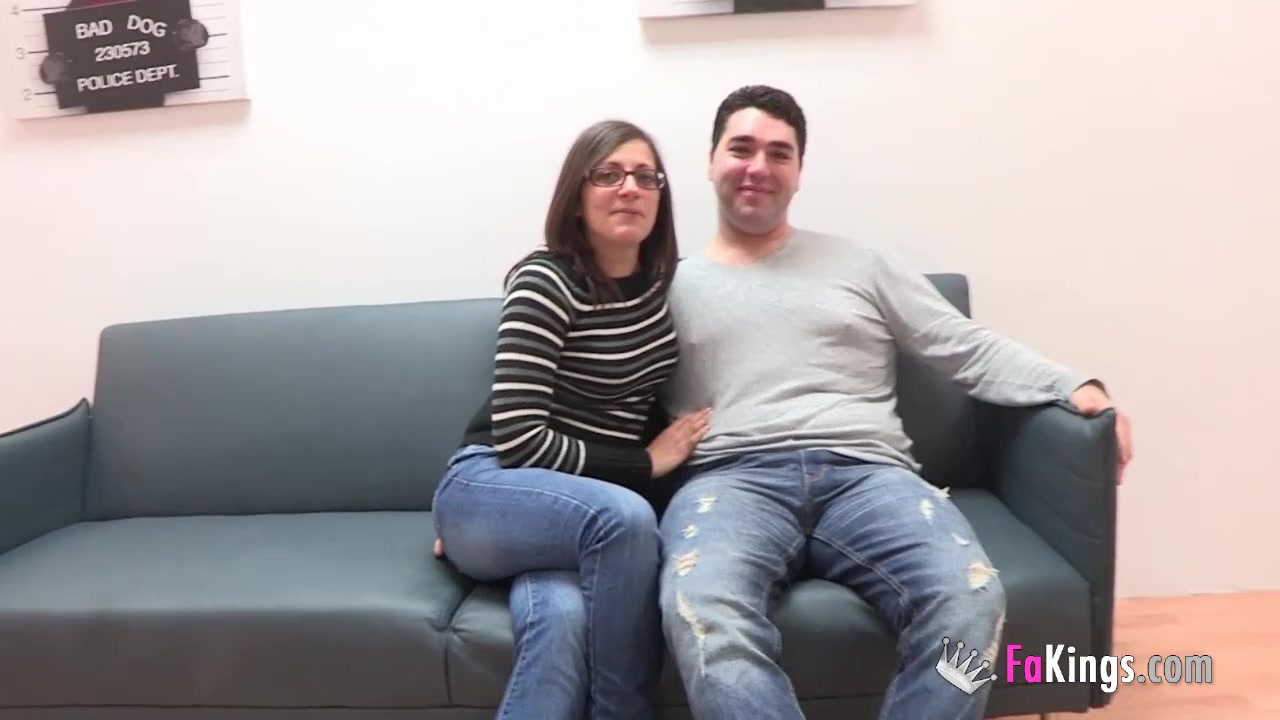 Michael and Dafne have their very first threesome