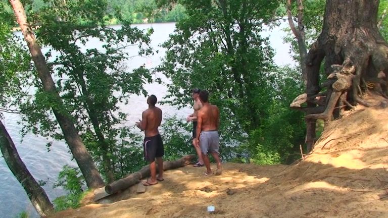 student 18+ sex friends on a picnic