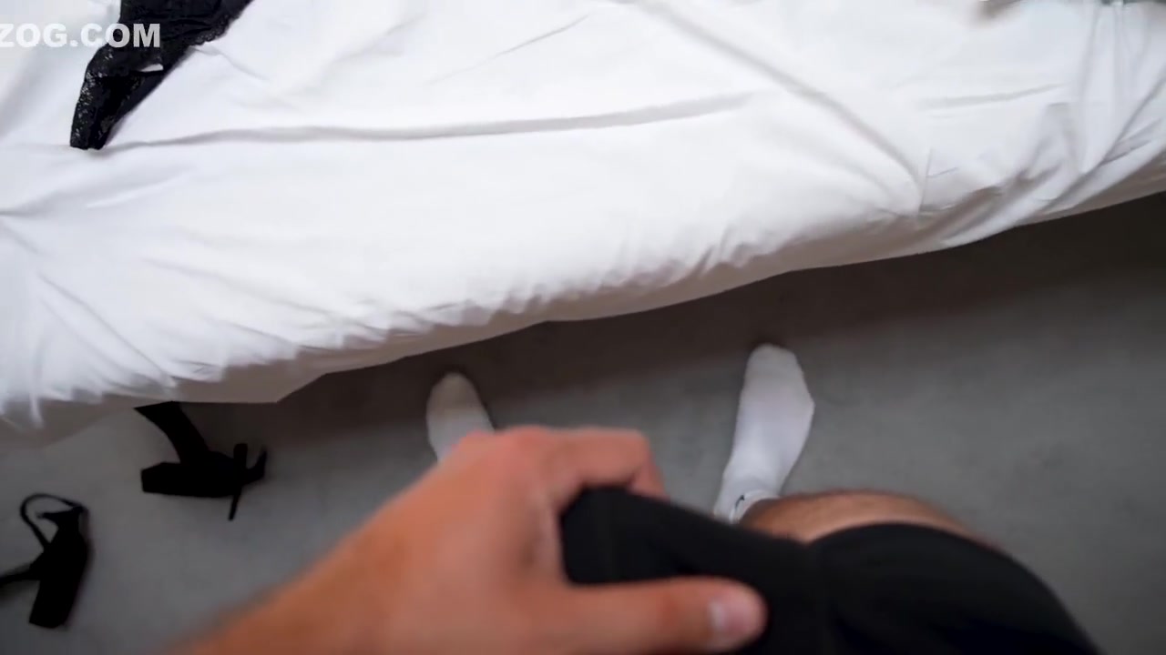 I Fuck Hard My Milf Friend With Hangover In A Hotel Room With A Very Wet Pussy And A Big Ass