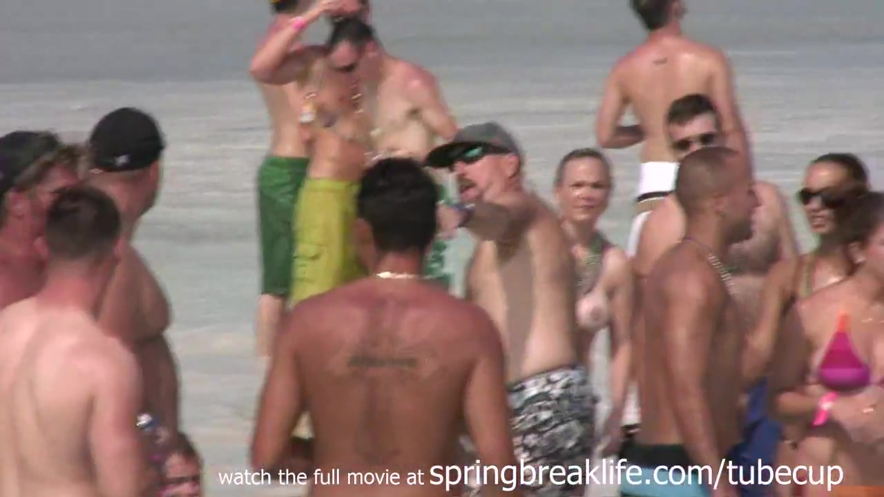 SpringBreakLife Video: Topless Twins In The Water