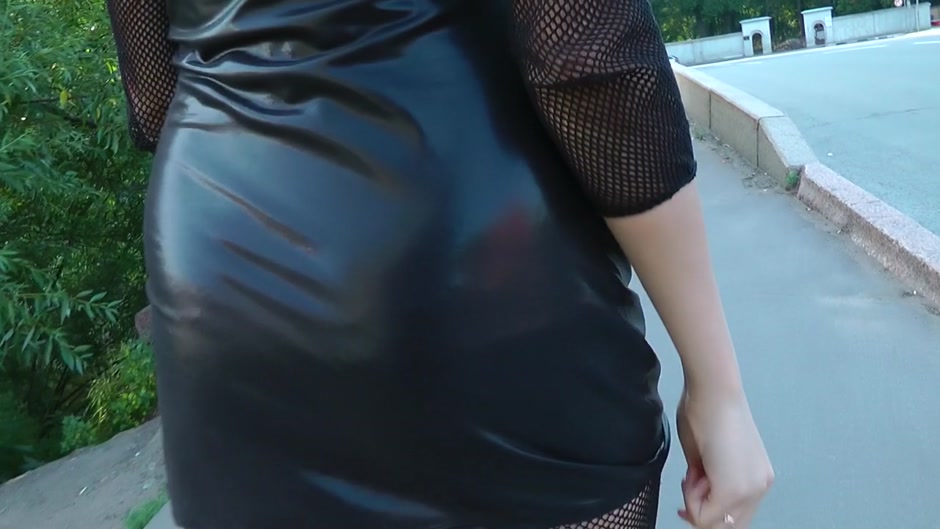Tramp with big tits gets fucked in the outdoors
