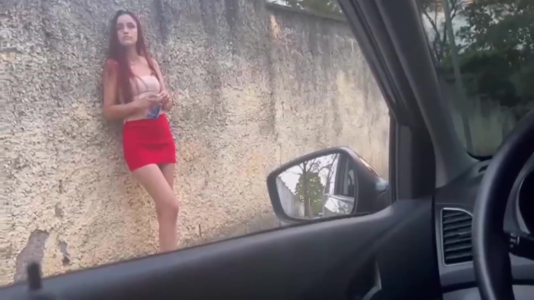 Pedindo Informacao Na Rua Para Gostosa Que Estava No Ponto De Onibus! 10 Min