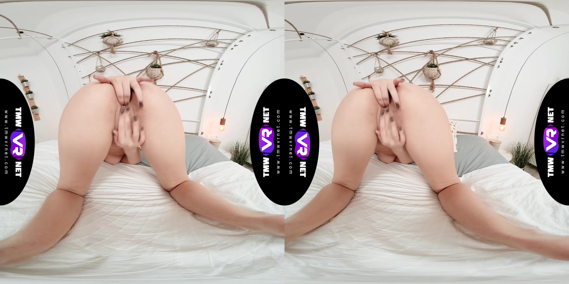 Teasing solo action in bed