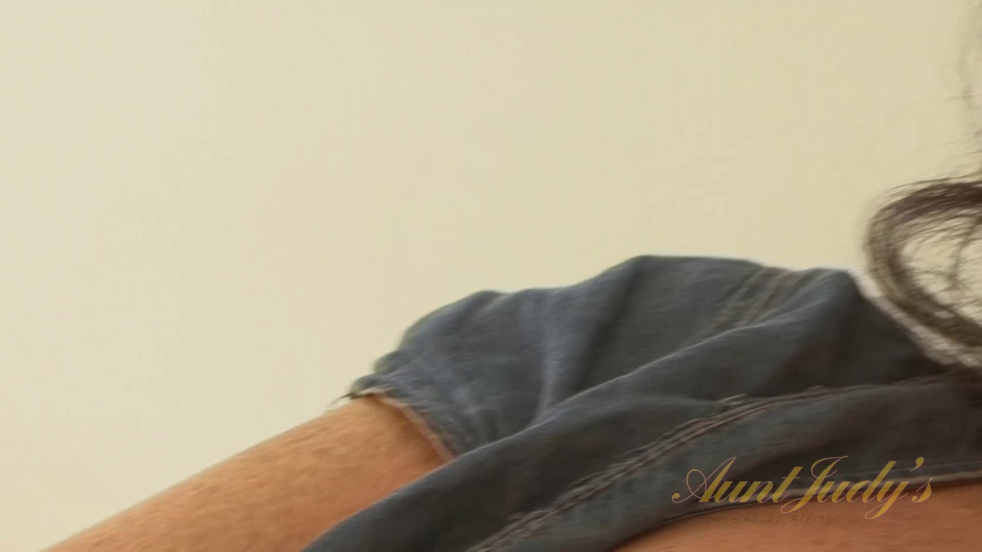 Video from AuntJudys: Zadi