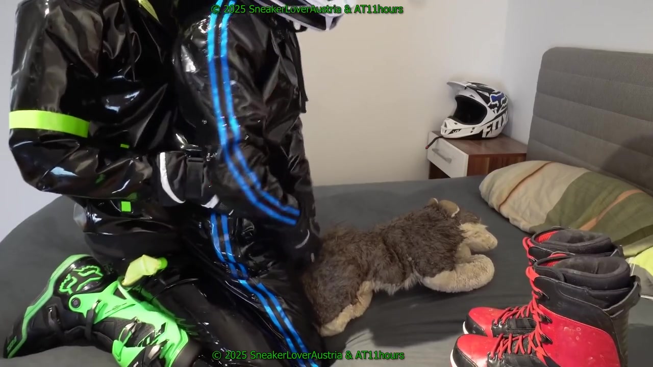 Fucking, Jerking Off On Snowboard Boots In Twinkx Pvc Suit