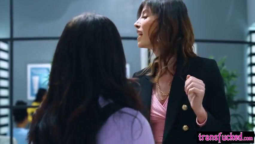 Shemale Fucked Two Hot Secretaries And With Korra Del Rio, Jewelz Blu And Jane Wilde