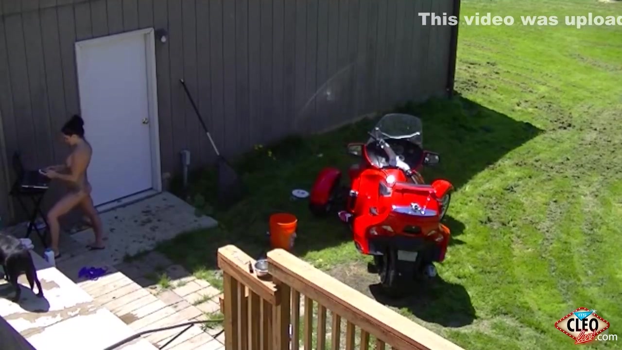 Neighbor Masturbates In The Back Yard For A Hot Cam Show! With Its Cleo