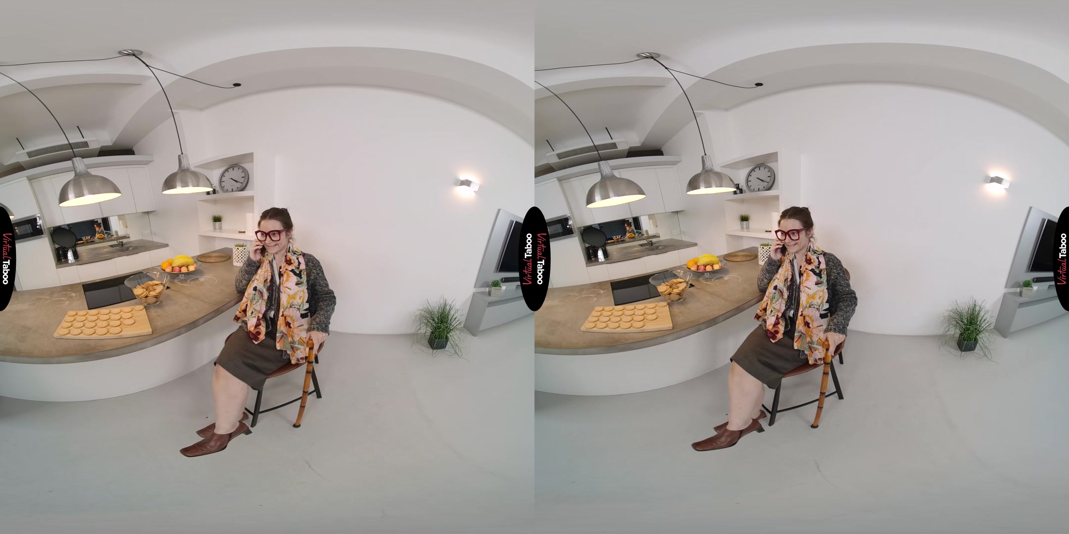 Simona Purr VR Porn: Come To Granny - VirtualTaboo