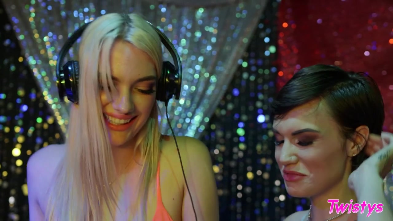 Kenna James & Paris Lincoln in Get Turnt - TwistysNetwork