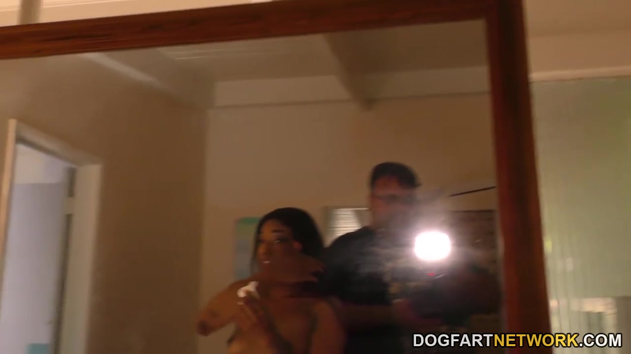 Ebony Sizi Sev Has Multiple Squirting Orgasm