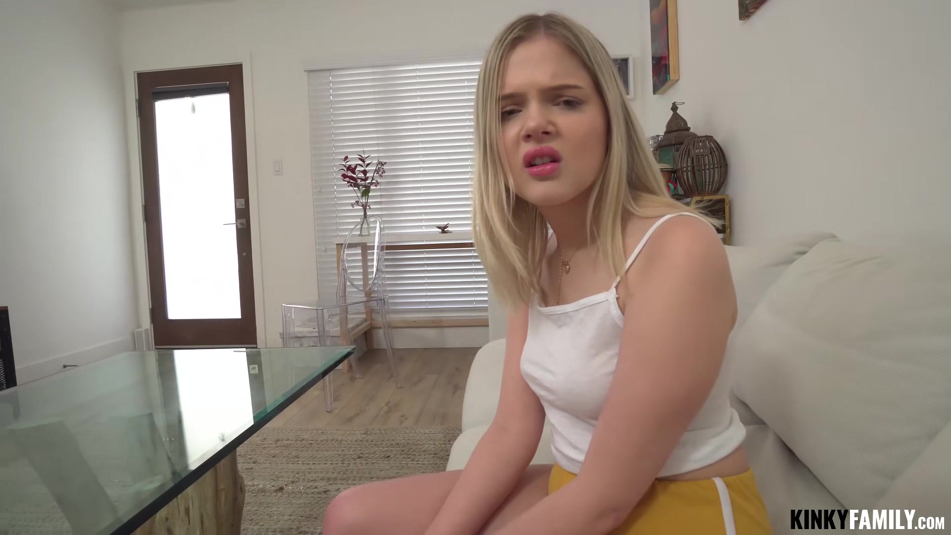 Kinky Family - Coco Lovelock - I fuck my stepsis for money