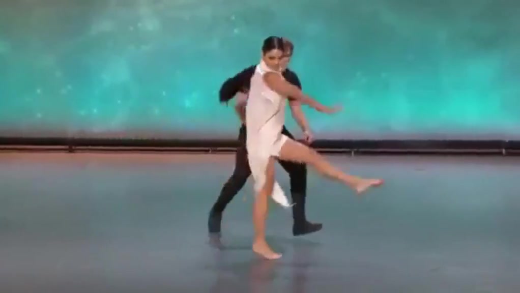 Vanessa Hudgens - ''So you Think you can Dance'' s14e01