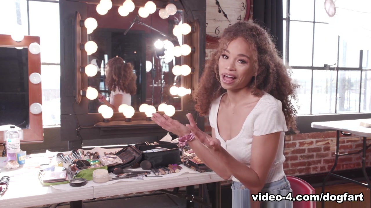 Cecilia Lion BTS Video - DogfartBehindthescenes