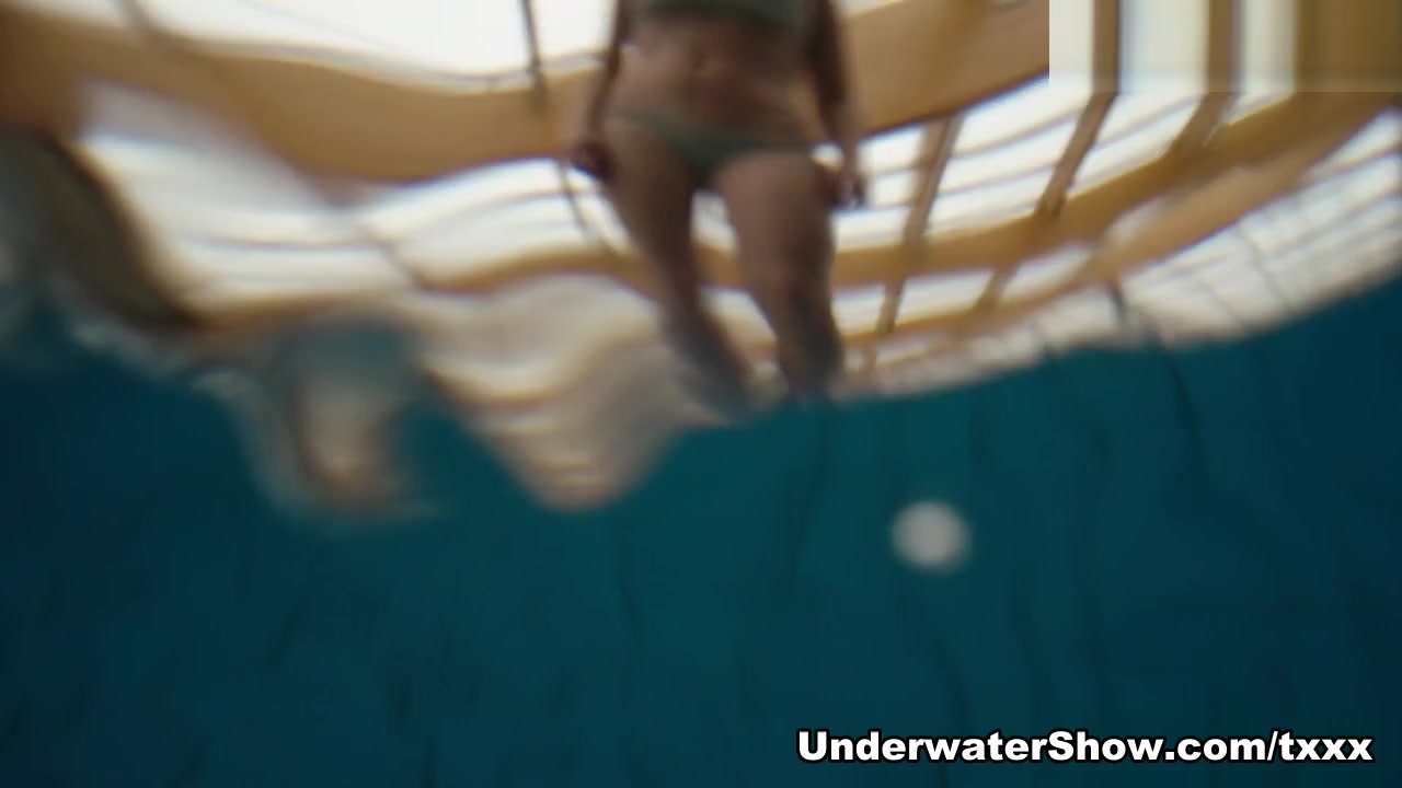 Lola Video - UnderwaterShow