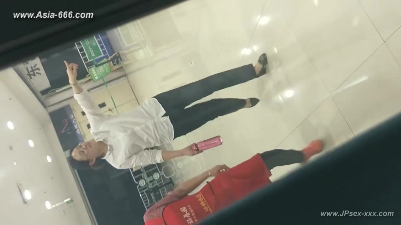 chinese girls go to toilet.293