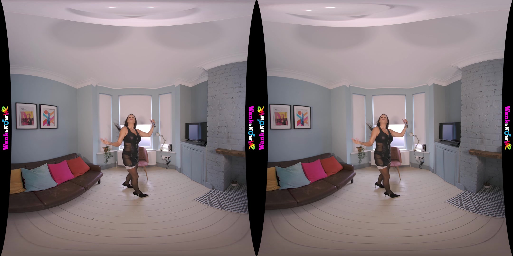 Housemate Strip featuring Roxxy Lea - WankitNowVR
