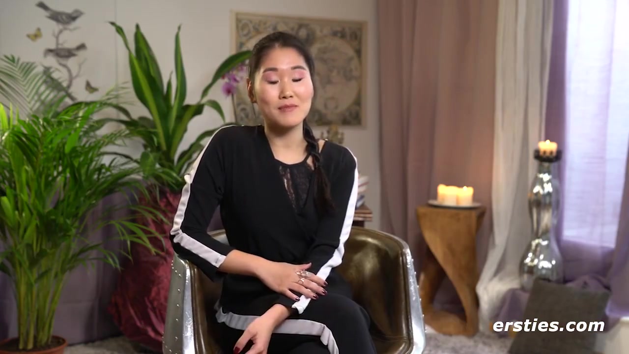 Hot Amateur Interracial Threesome