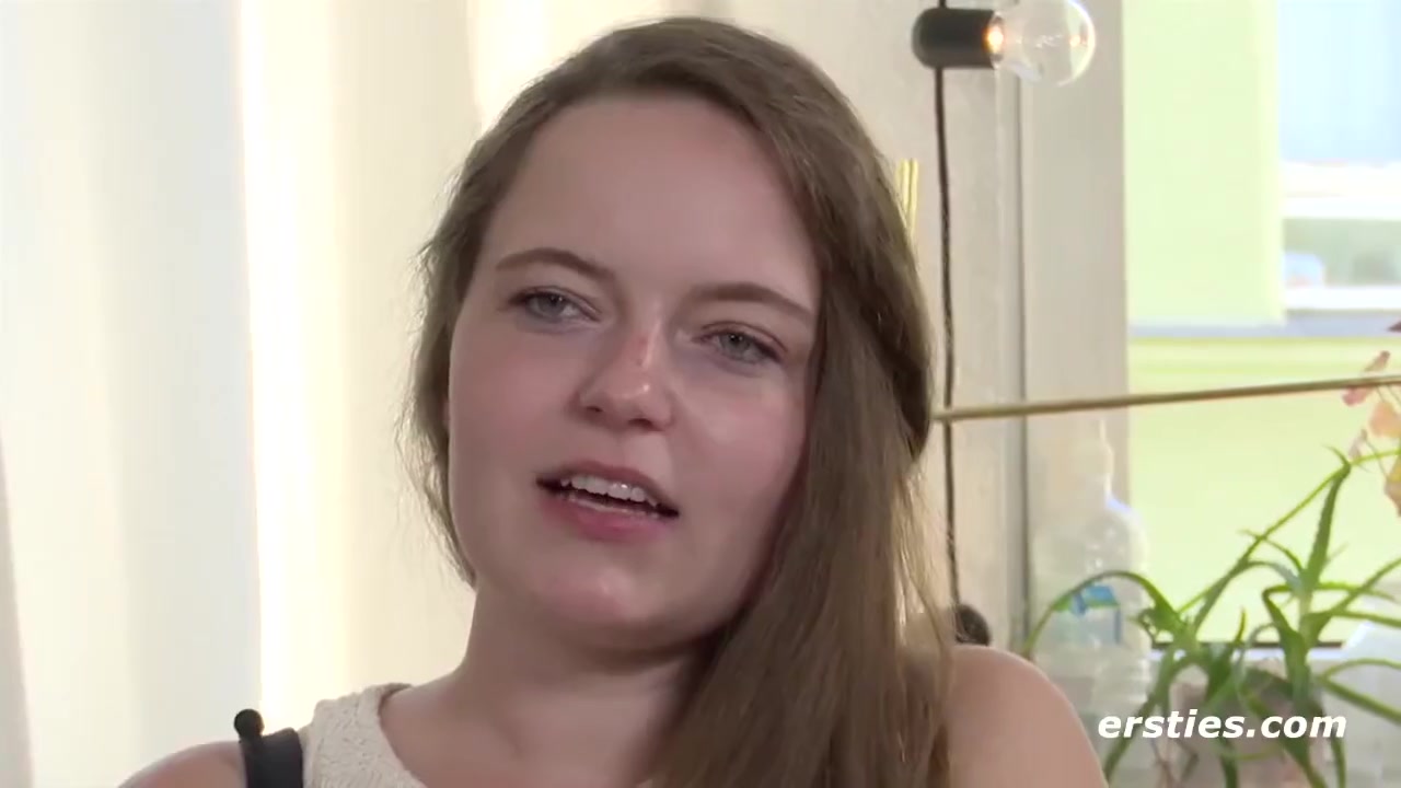 Musical-fan Mable Verwohnt Sich Mit Dildo Und Vibrator