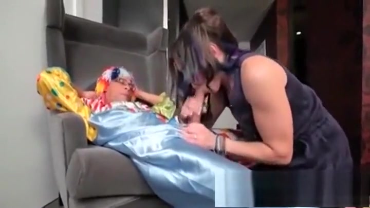 slutty shelady sucking And nailing Clown knob