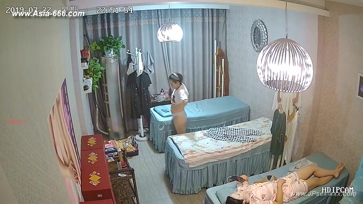 Hackers use the camera to remote monitoring of a lover's home life.375