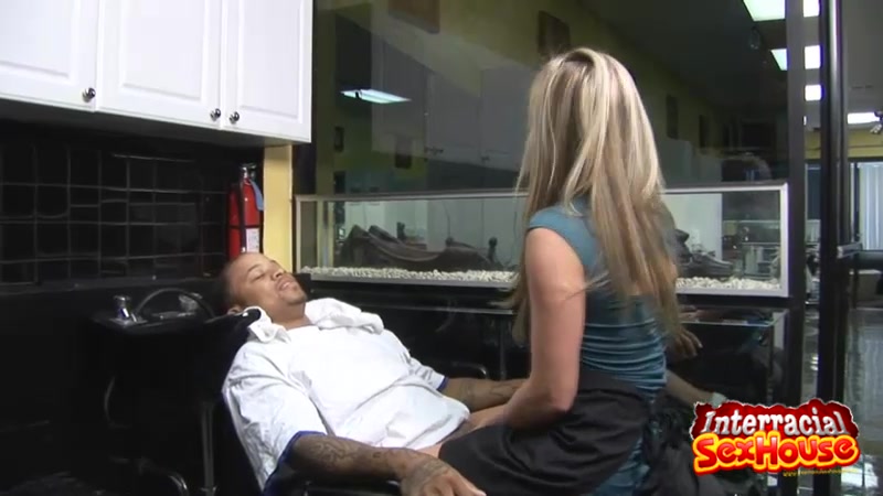 Kelly Malia Sucking Off a BBC - InterracialSexHouse