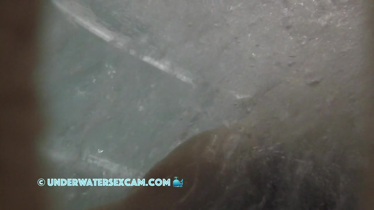 Sex Games In A Public Whirlpool