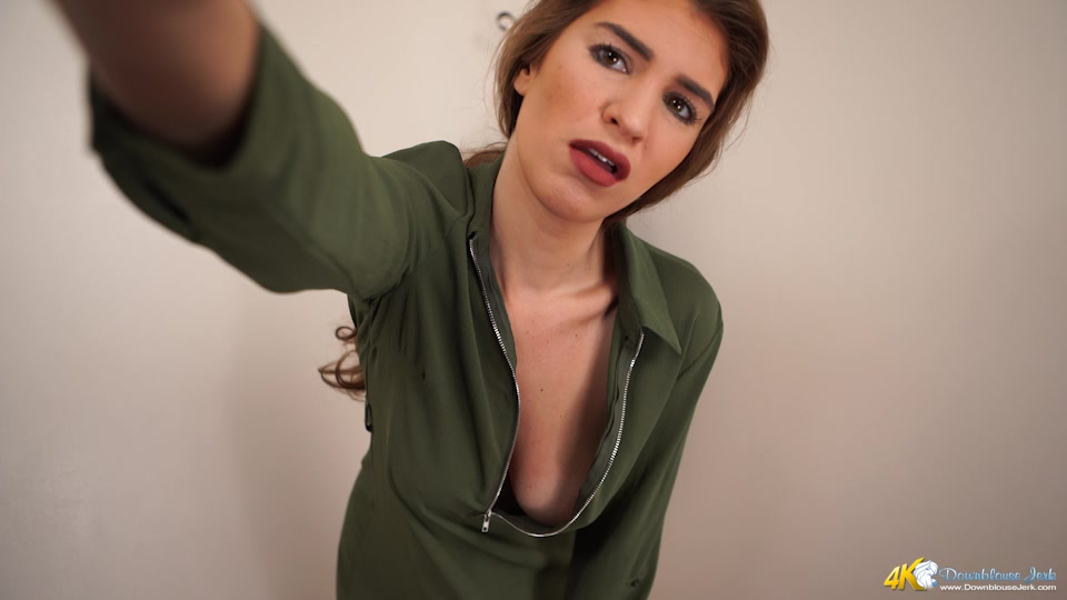 Breast Perving - DownblouseJerk