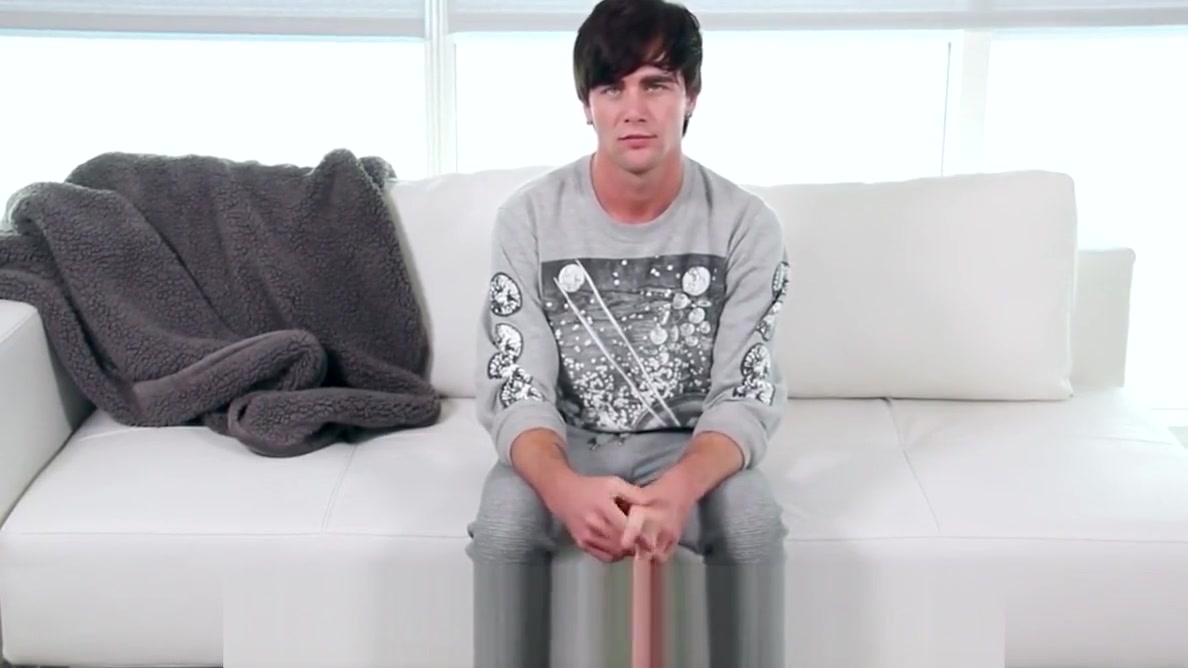 GayCastings Casting agent fuck with emo Koda Gold