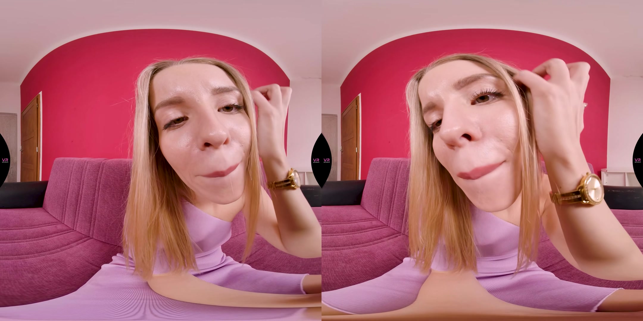 Blonde Cutie Shows Her Best - VRSexperts