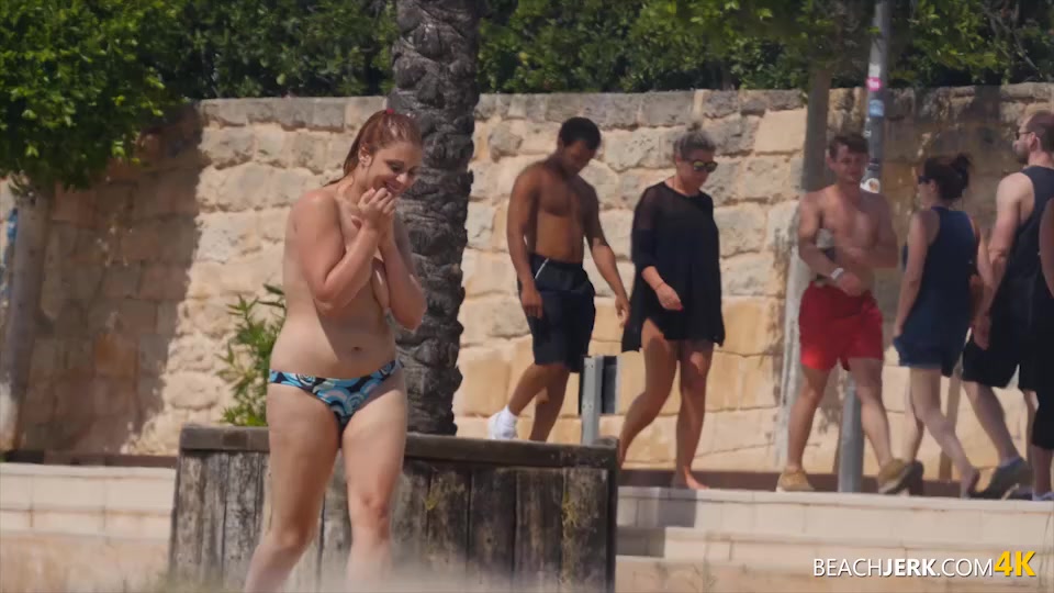 Showering On The Beach - BeachJerk