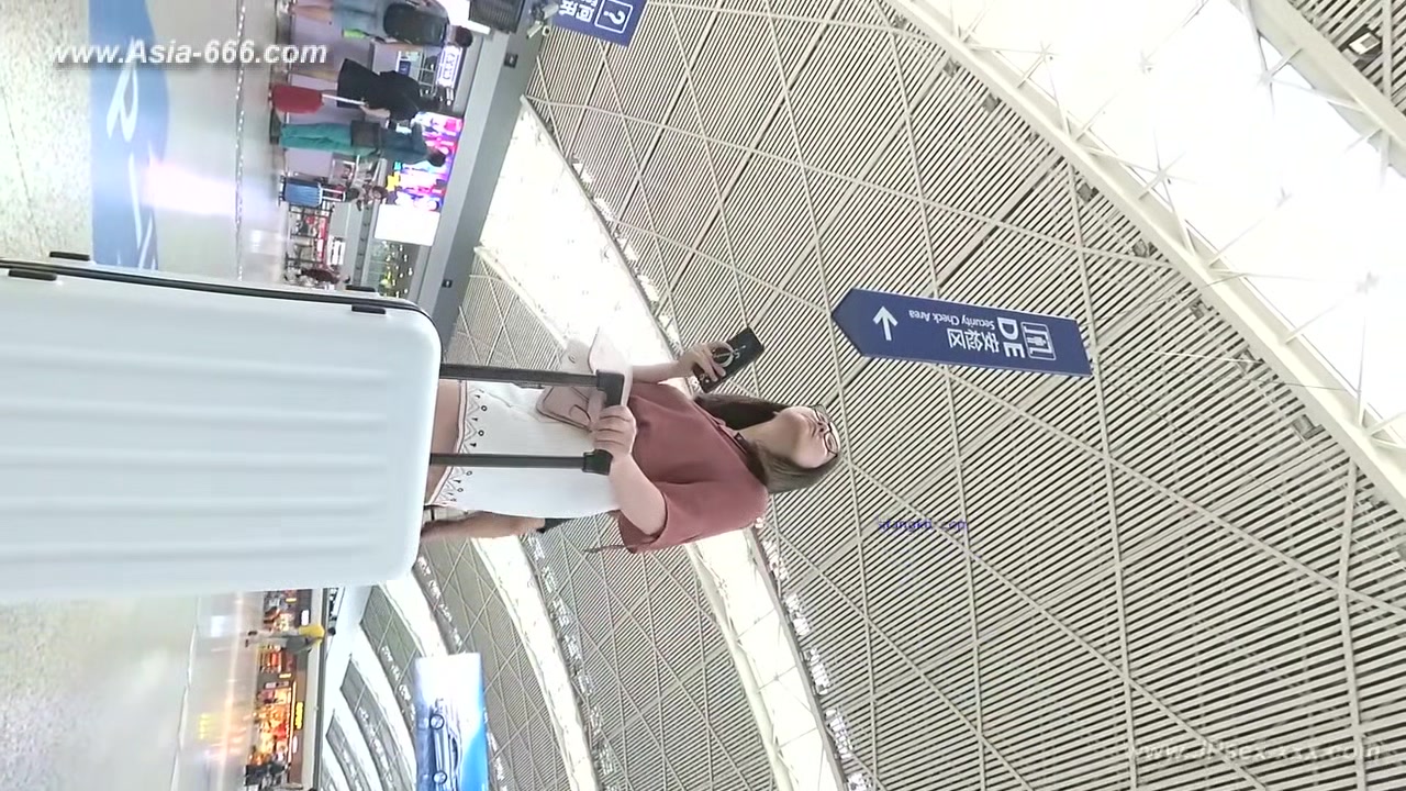 peeping chinese amateur upskirt.146