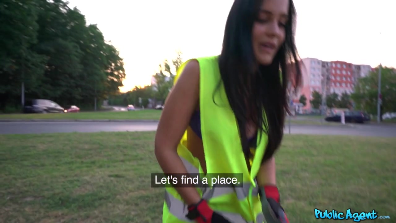 Jennifer Mendez & Martin Gun in Litter Picker Fucked In The Woods - FakeHub
