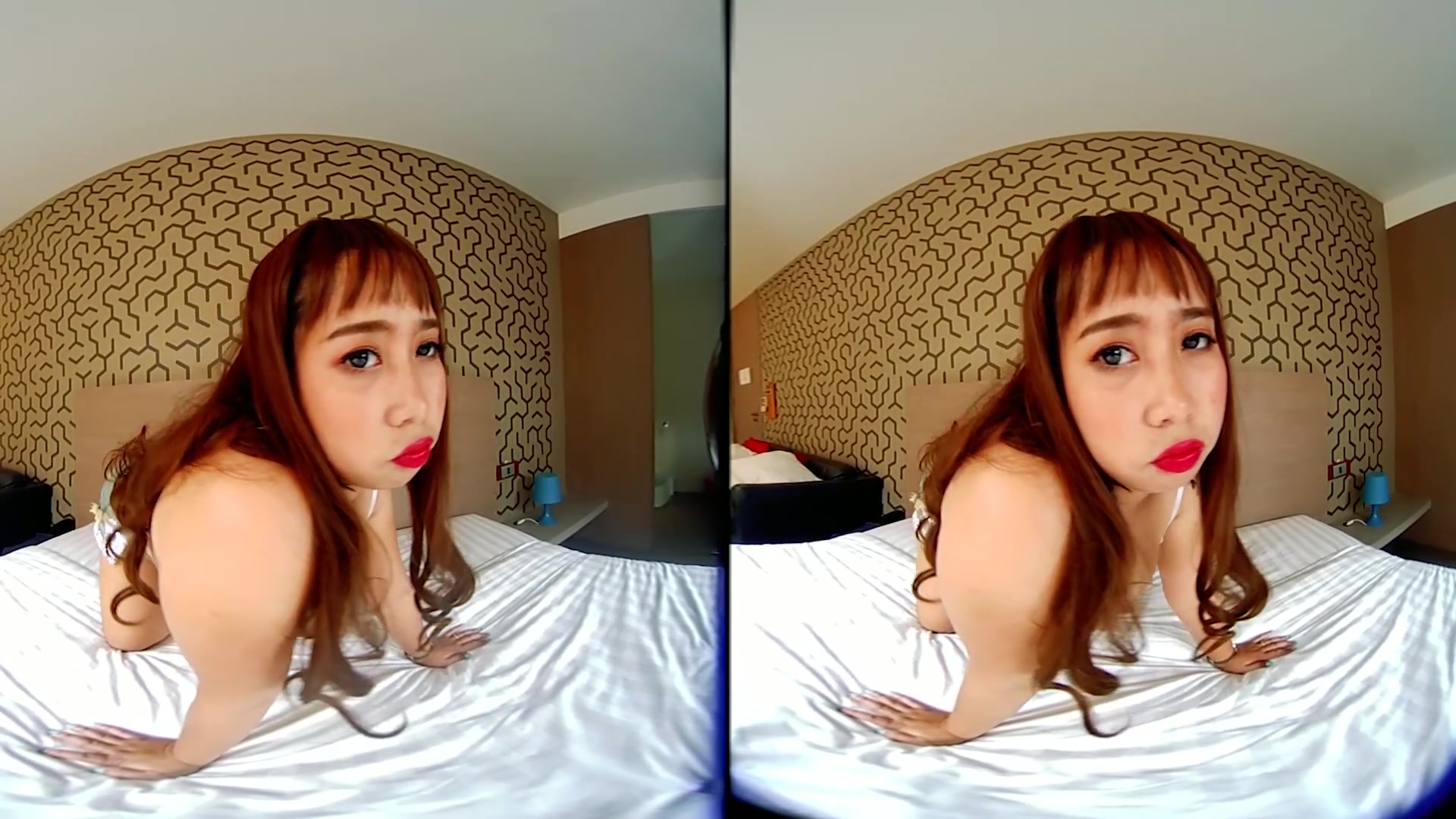 Fat Girl Shows Her Massive Body - VRpussyVision