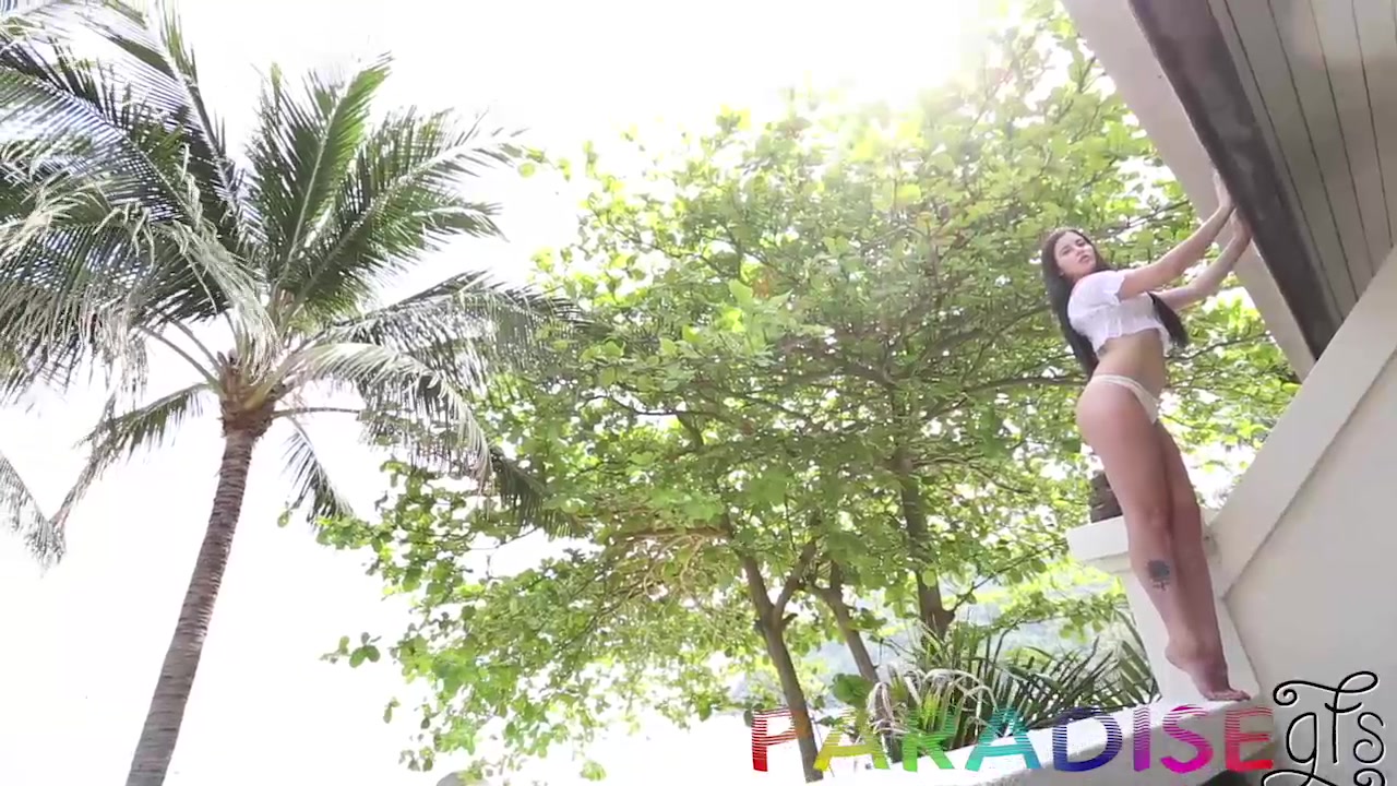 Beautiful Model Behaving Badly - ParadiseGFs
