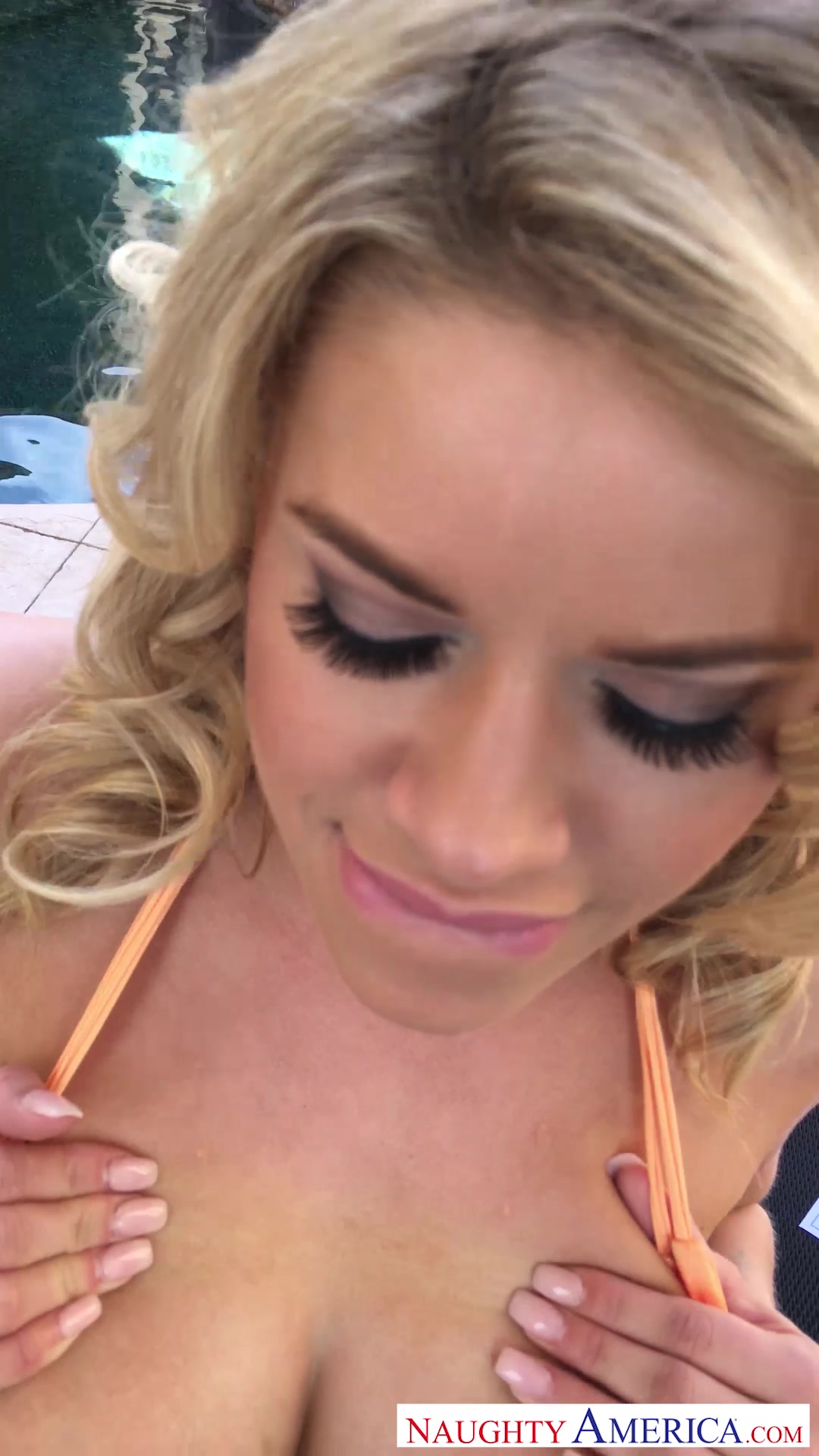 Wet Kitty - VR Porn Experience starring Jessa Rhodes - NaughtyAmericaVR