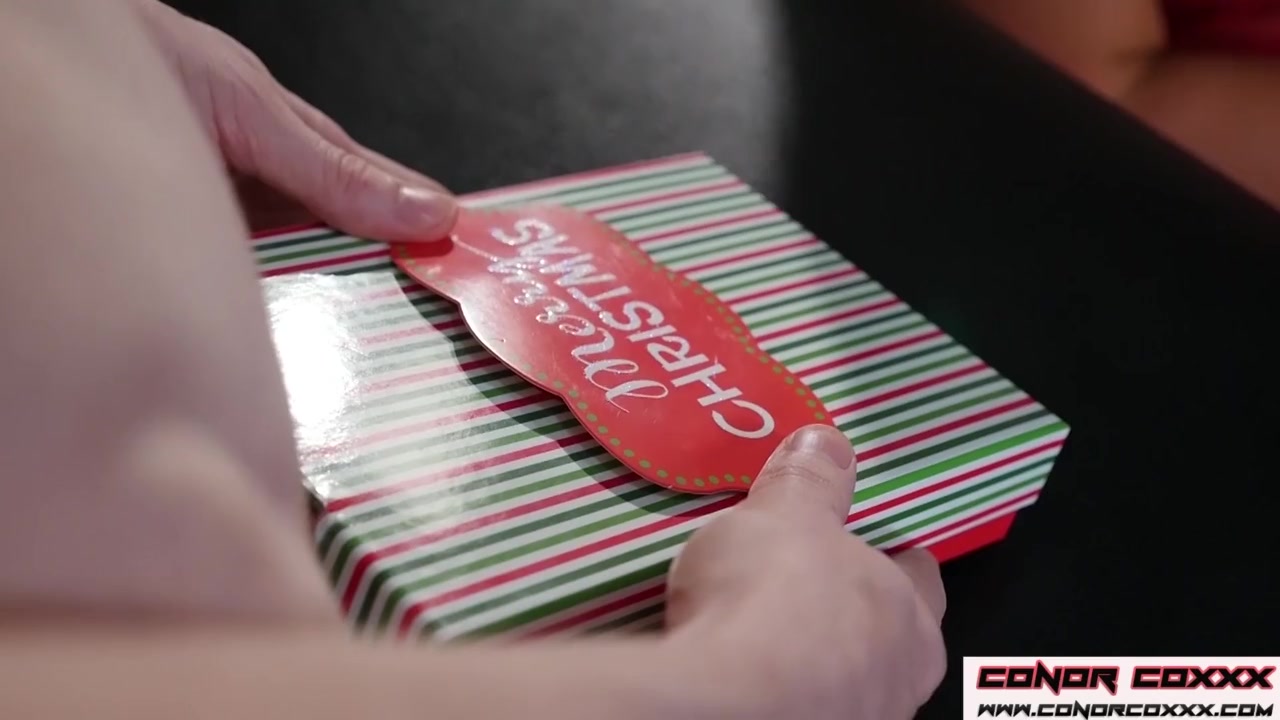 Conorcoxxx-Big Xmas Gift With Alura Jenson And Karen Fisher