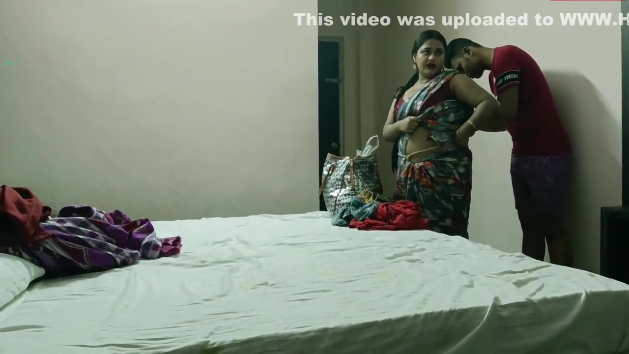Desi Hot Couple Softcore Sex! Homemade Sex With Clear Audio