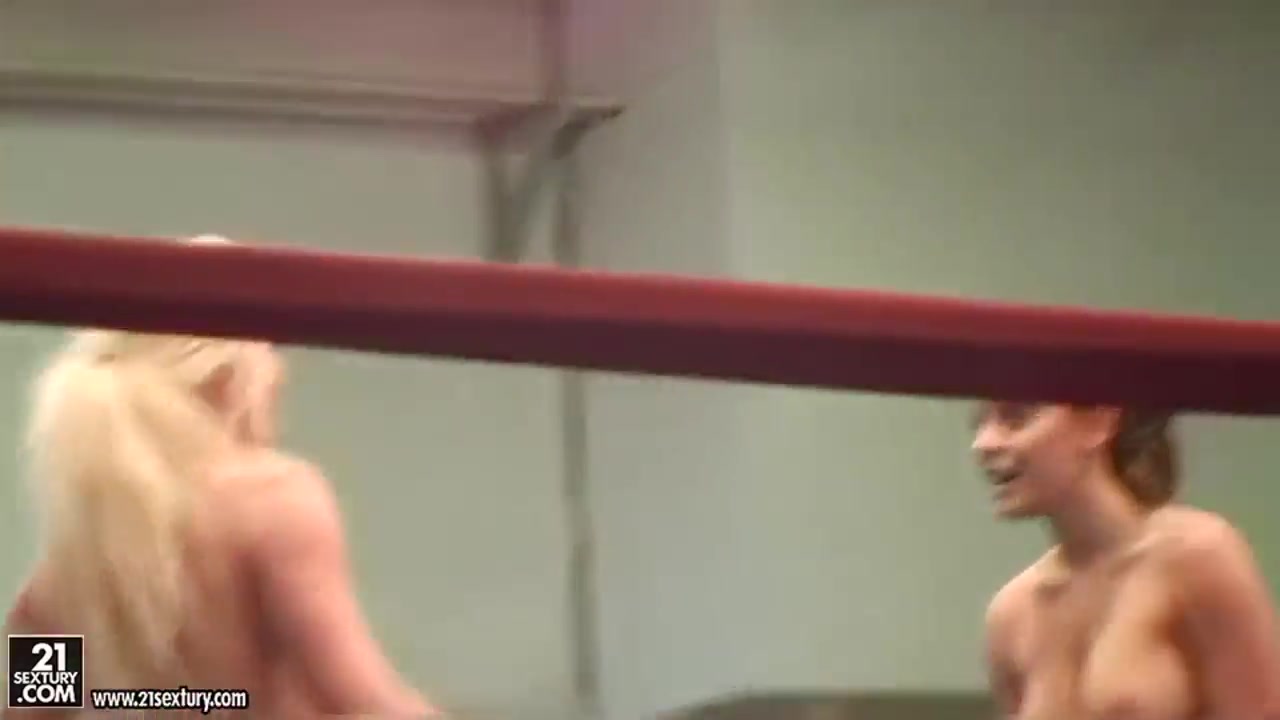 Jenna Lovely and Liza del Sierra in the wrestling ring